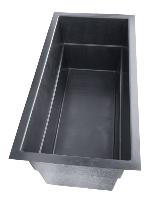 Eckiges Teichbecken aus GFK mit 1.900 Liter Fassungsvermögen