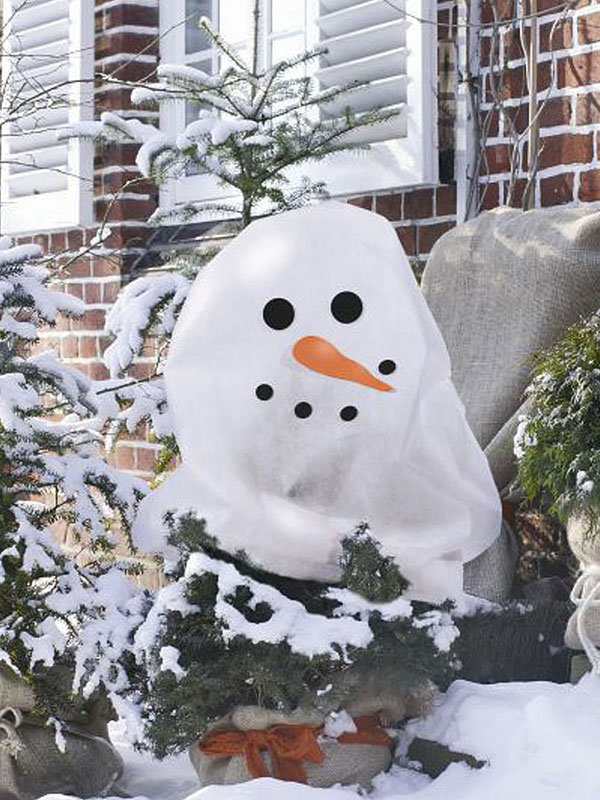 Winterschutz-Vlieshaube mit Schneemann-Motiv