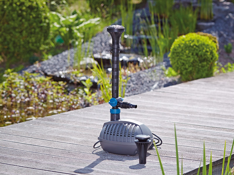 Aquarius Fountain Set Eco auf einem Steg mit zusaetzlicher Duese