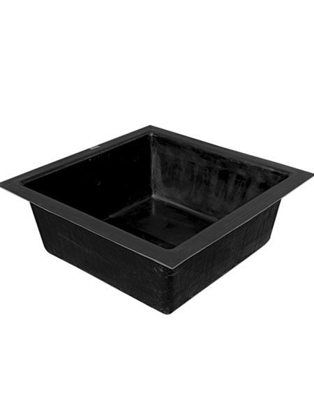 Teichbecken aus GFK mit einem Fassungsvermögen von 1.400 Liter