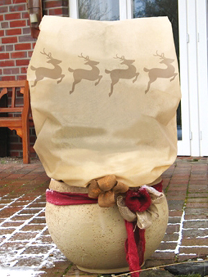 vlieshaube_rentiere_deko_80495_0 Winterschutz-Vlieshaube "Rentiere" (Art.Nr. Vi28432)