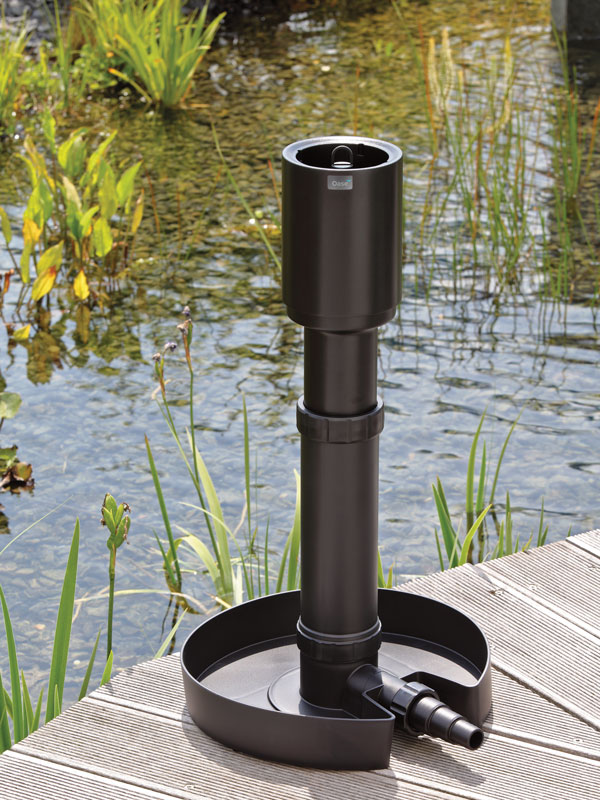 Oberflächensauger AquaSkim 20 am Gartenteich