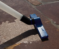 PondoVac Nasssaugduese im Einsatz auf Naturstein