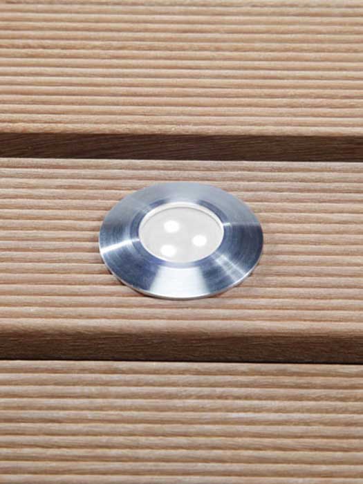 Einbauleuchte Alpha Kaltweiß Terrasse Einbauleuchte Alpha Kaltweiss in Holzterrasse verbaut