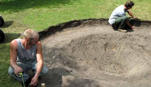 Teichmulde saeubern und messen