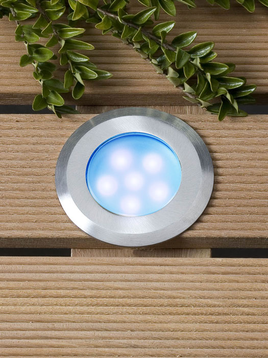 Einbauleuchte Sirius blue Holzterrasse Einbauleuchte Sirius blue auf Holz-Terrasse verbaut