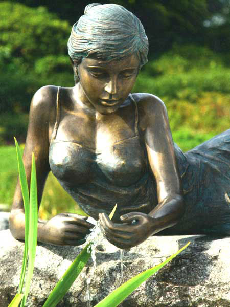 bronzefigur-klementine-klei5559999e2636c Bronzefigur Klementine klein (Art.Nr. 88659)
