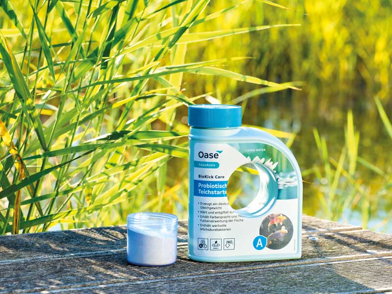 BioKick Care von OASE mit Dosierbecher