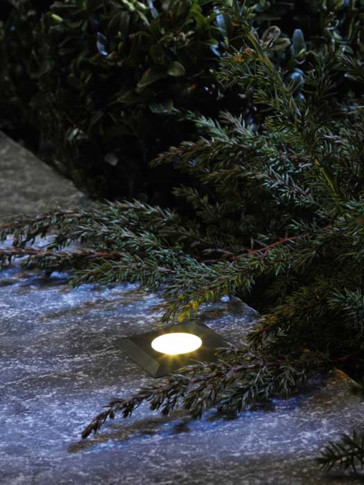 GardenLights Atria Warmwhite Verwendung GardenLights Atria Warmwhite in Steinboden eingebaut