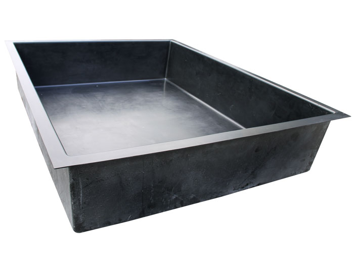 Eckiges Teichbecken aus GFK mit 3.600 Liter Fassungsvermögen