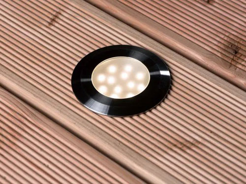 Einbauleuchte Gavia im Warmweiß Modus Einbauleuchte Gavia im Warmweiss Modus in Holzdiele eingebaut