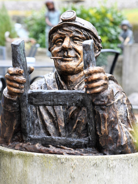 Bronzefigur Kanalarbeiter