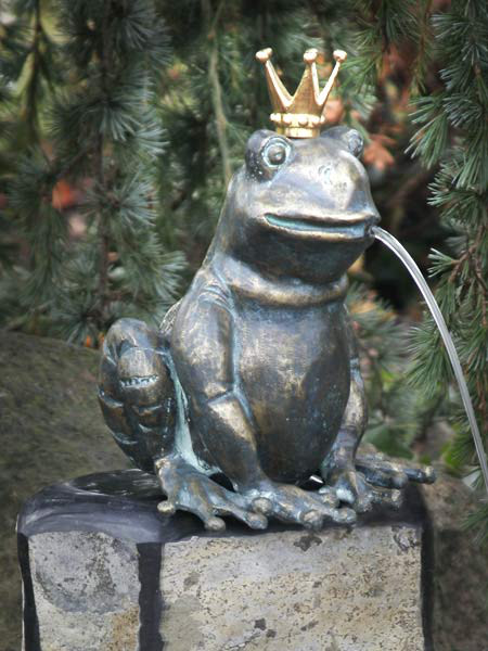 Bronzefigur Froschkönig Ratomir (Art.Nr. 88494)