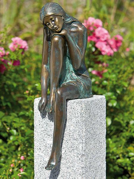 Bronzefigur Emanuelle (Art.Nr. 88574)